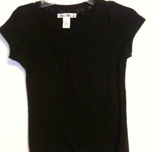 Black T-Shirt S/M is being swapped online for free