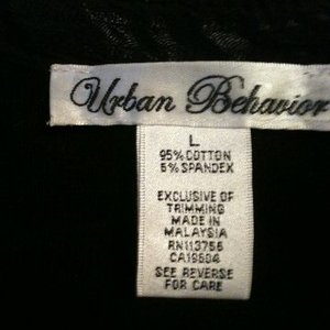 Black T-Shirt S/M is being swapped online for free