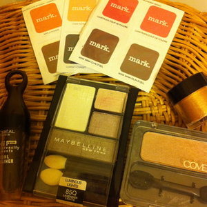 eye shadow lot - Loreal, Maybelline, Cover Girl, Mark is being swapped online for free