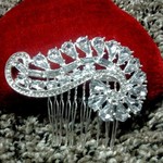 BEAUTIFUL LRG GEMSTONE HAIR PIN/COMB is being swapped online for free