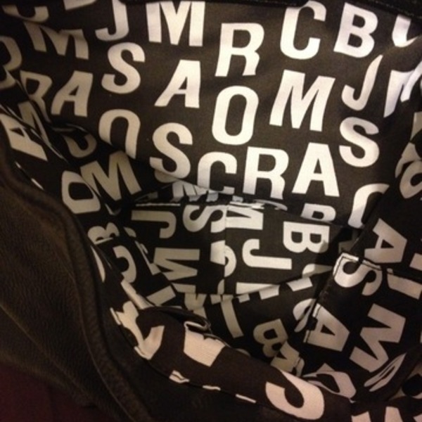 Faux Black Marc Jacobs Satchel with Gold Detail is being swapped online for free