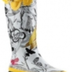 Sz 6 rain boots /ship USA only is being swapped online for free