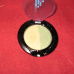 green eyeshadow is being swapped online for free