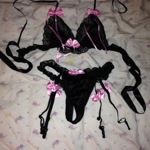 adjustable bra with garter panties is being swapped online for free