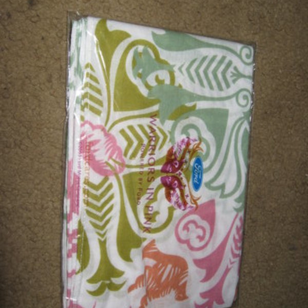 breast cancer scarf is being swapped online for free