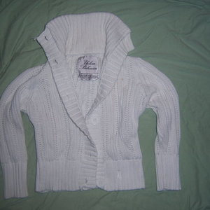 X-SMALL small SWEATER white  is being swapped online for free