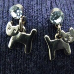 *free* Cat Rhinestone Earrings is being swapped online for free