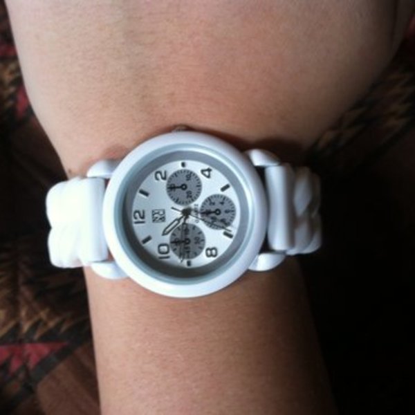 NY&C white jelly watch is being swapped online for free