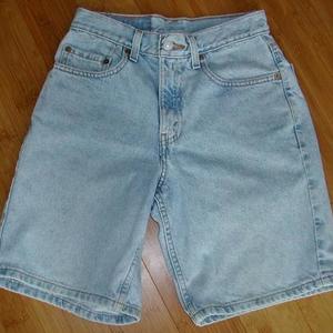 Men's Levi's Shorts is being swapped online for free