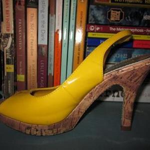 Yellow Heels is being swapped online for free