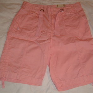 Arizona bermuda shorts is being swapped online for free