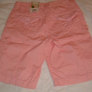 Arizona bermuda shorts is being swapped online for free