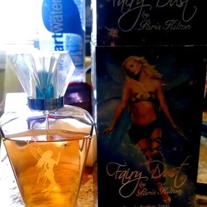 Pairs Hilton Fairy Dust Parfume is being swapped online for free
