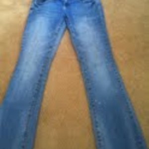 Aeropostale jeans Chelsea bootcut is being swapped online for free