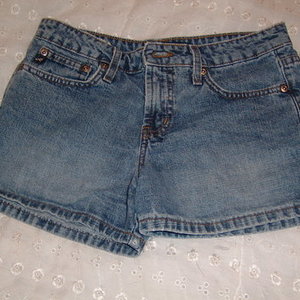 Aeropostale Shorts is being swapped online for free