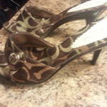 Coach mules size 38 is being swapped online for free