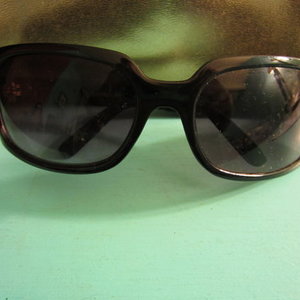 aero sunglasses  is being swapped online for free