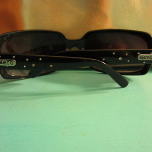 aero sunglasses  is being swapped online for free