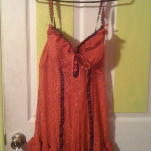 lots of lingere is being swapped online for free