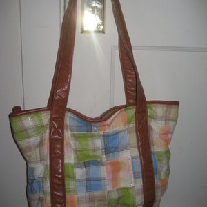 plaid patchwork tote is being swapped online for free