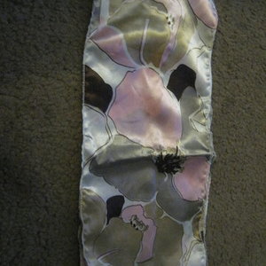 mulit color scark is being swapped online for free