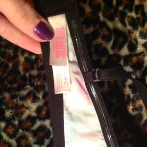 Vs pink bra is being swapped online for free