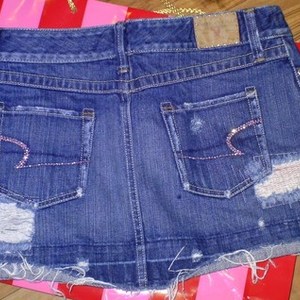 american eagle denim skirt is being swapped online for free