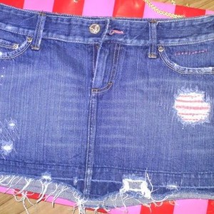 american eagle denim skirt is being swapped online for free