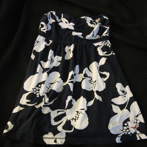 hollister tube top is being swapped online for free