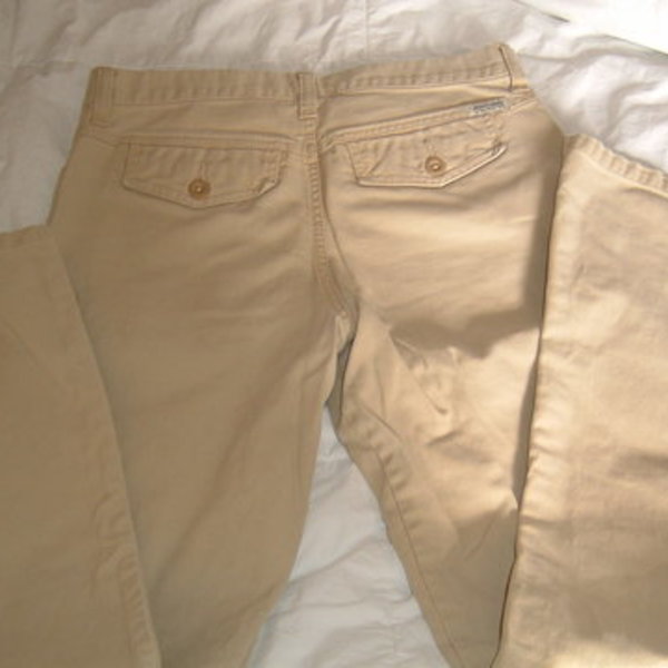Abercrombie & Fitch Khaki Pants Size 14 is being swapped online for free