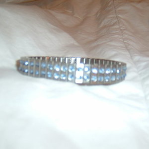 Cute bracelet is being swapped online for free