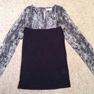 Jaden's Snake Print Sleeve Blouse - Size UK 6, black & grey. is being swapped online for free