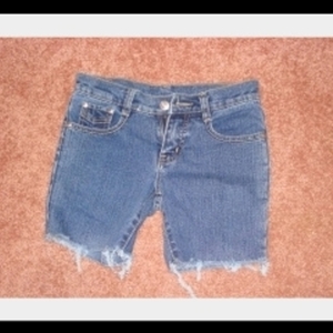 7 For All Mankind shorts is being swapped online for free