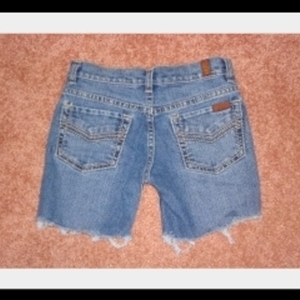 7 For All Mankind shorts is being swapped online for free