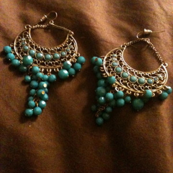 Turquoise & Gold Earring Set is being swapped online for free