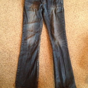 Maurices Jeans is being swapped online for free