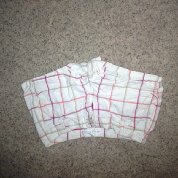 White Aero Shorts is being swapped online for free