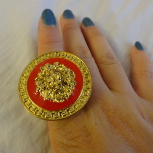 Gorgeous Vintage-like Ring is being swapped online for free