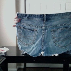 2 pairs of shorts is being swapped online for free