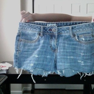 2 pairs of shorts is being swapped online for free