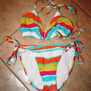 Bikini M/L is being swapped online for free