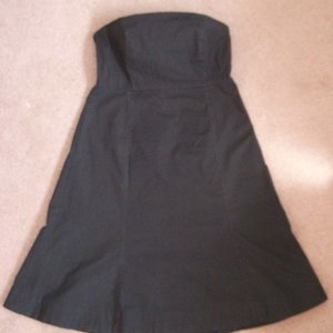 GAP Black strapless dress 6 is being swapped online for free