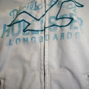 Hollister zip up hoodie S/M is being swapped online for free