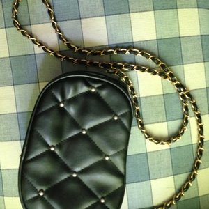 Crossbody Bag is being swapped online for free