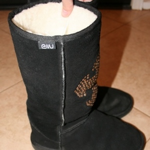 EMU boots 9M/W10 is being swapped online for free