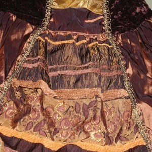 costume (pending) is being swapped online for free