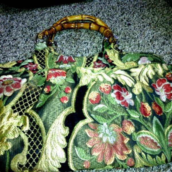 SUPER CUTE TALBOTS FLORAL PURSE is being swapped online for free