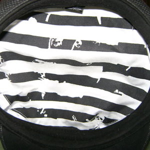 mens Etnies hat is being swapped online for free