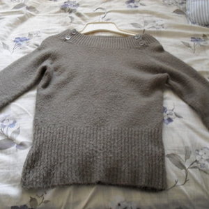 Olive wool sweater m is being swapped online for free