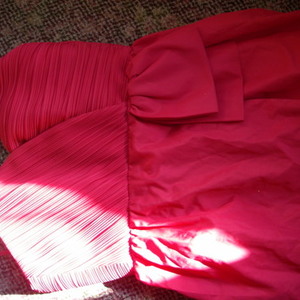 vintage dress is being swapped online for free
